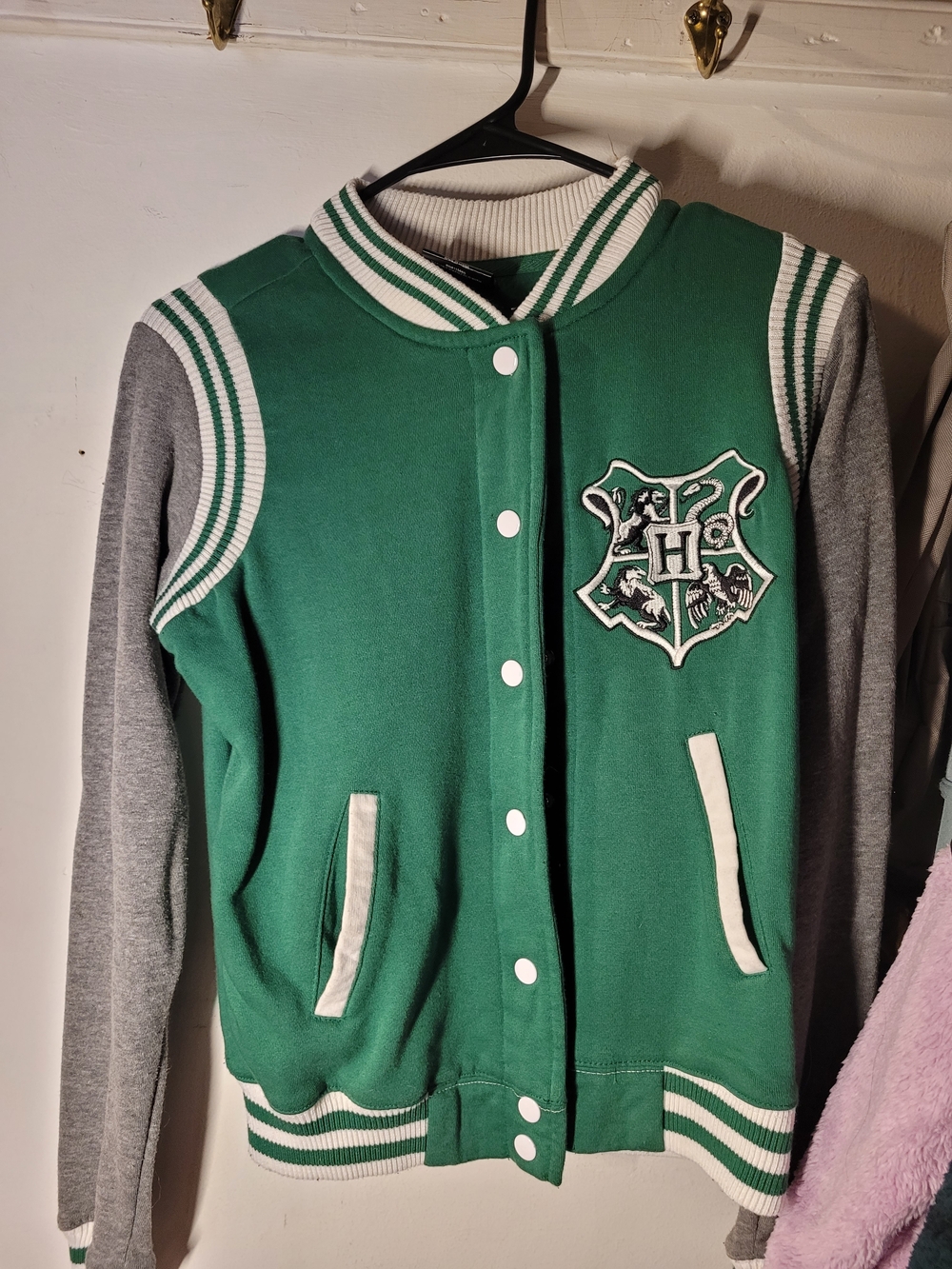 Hot Topic Hogwarts Slytherin Green & Gray Varsity Jacket